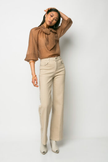 Jean μπεζ με τρουκς στο πλάι